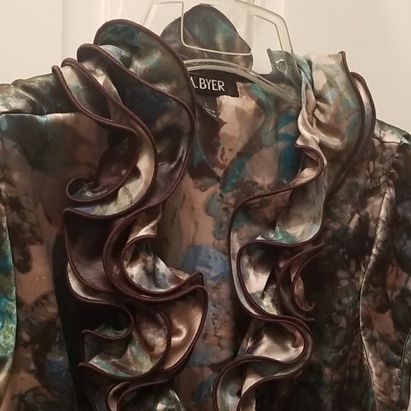 shirt - Picture 2 of 3